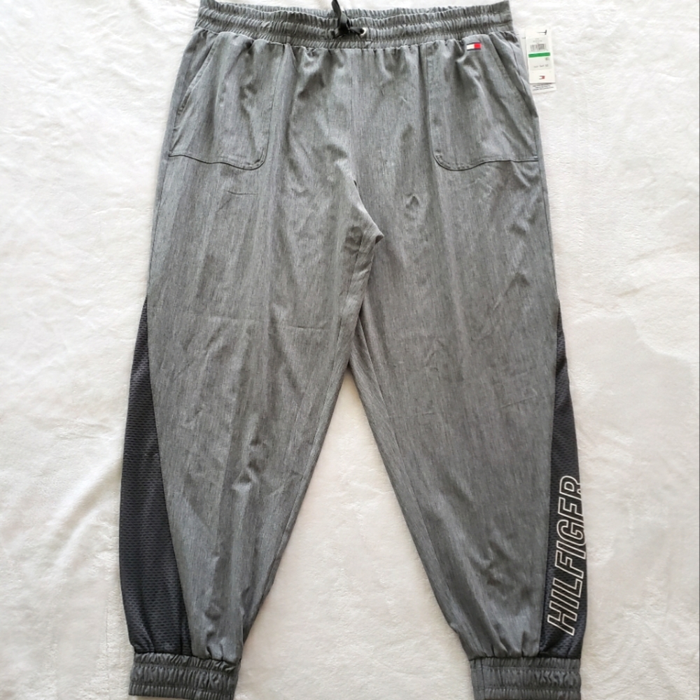 TOMMY HILFIGER Gray Lightweight Performance Relaxed Fit Jogger Pants--NWT--L